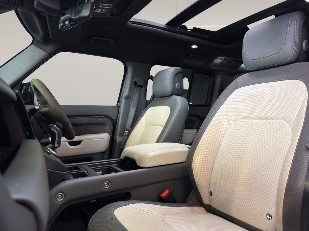 Used Land Rover Defender 2023 for sale - 77780863: Photo 14