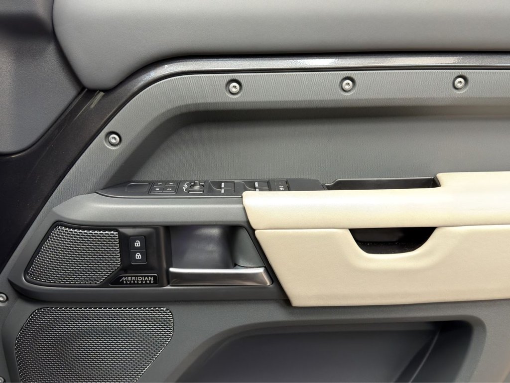 Used Land Rover Defender 2023 for sale - 77780863: Photo 24