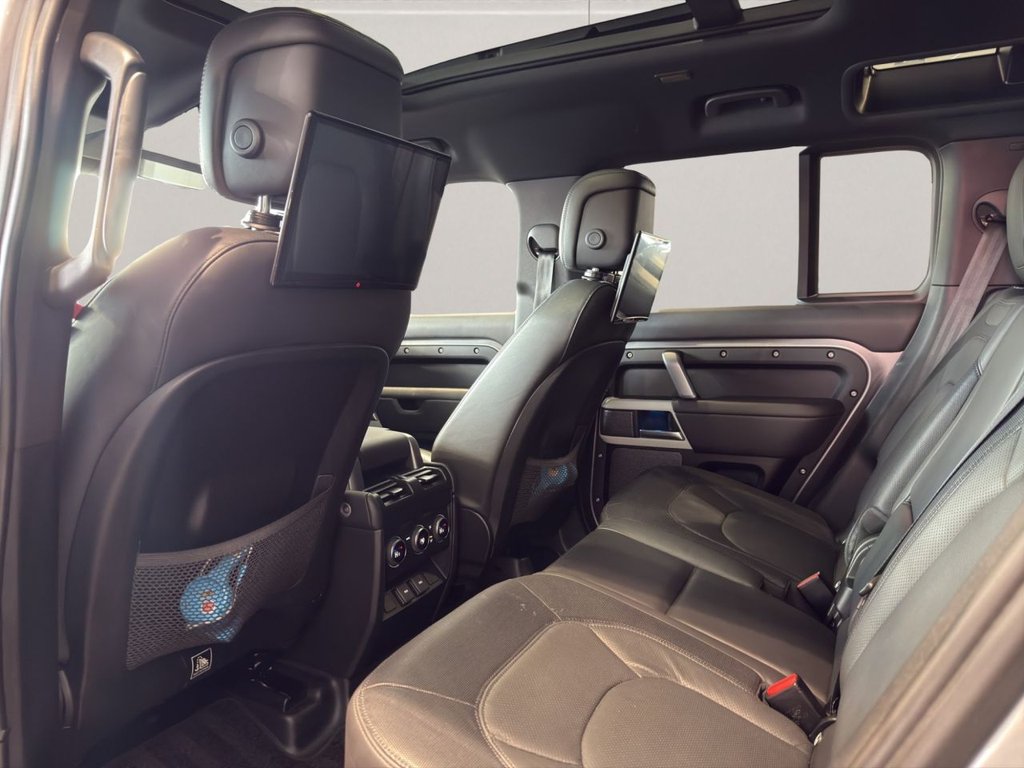 Used Land Rover Defender 2023 for sale - 76654315: Photo 18