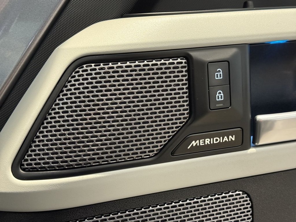 Used Land Rover Defender 2023 for sale - 76654315: Photo 27