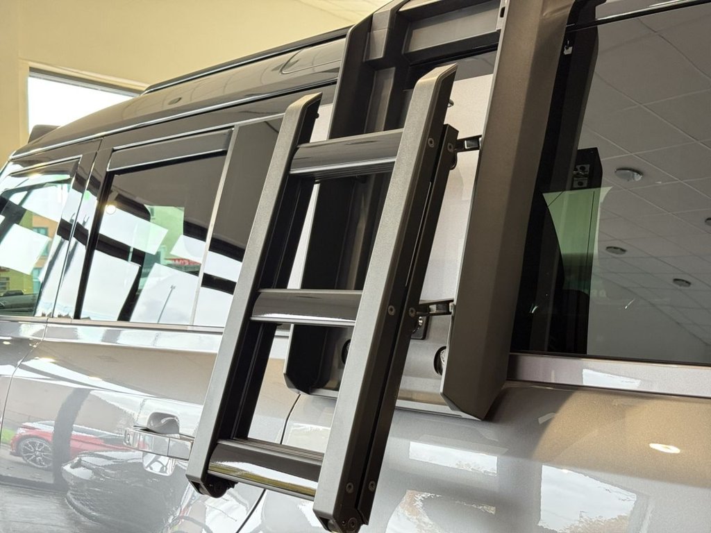 Used Land Rover Defender 2023 for sale - 76654315: Photo 29