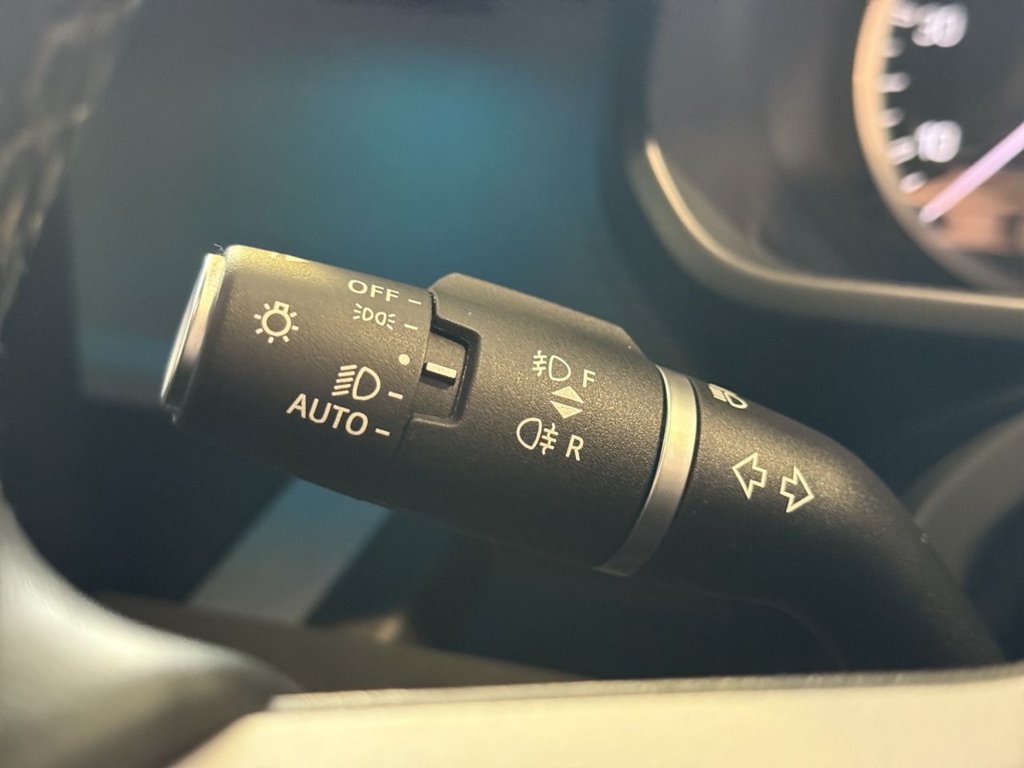 Used Land Rover Defender 2023 for sale - 76654315: Photo 32