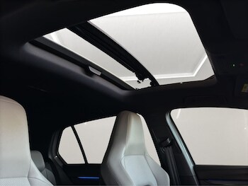 Used Volkswagen Golf 2021 for sale - 76654638: Photo