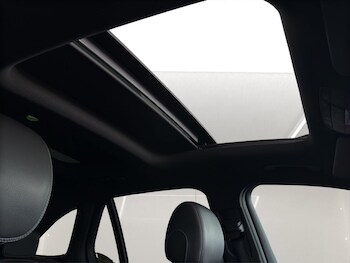 Used Mercedes-Benz GLC 2018 for sale - 76654472: Photo