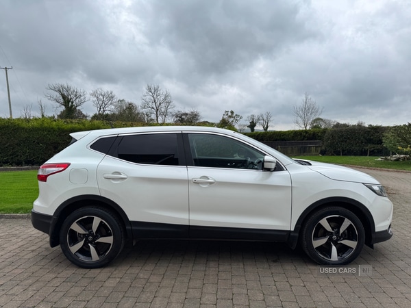 Used Nissan Qashqai 2015 for sale - 76327526: Photo 2