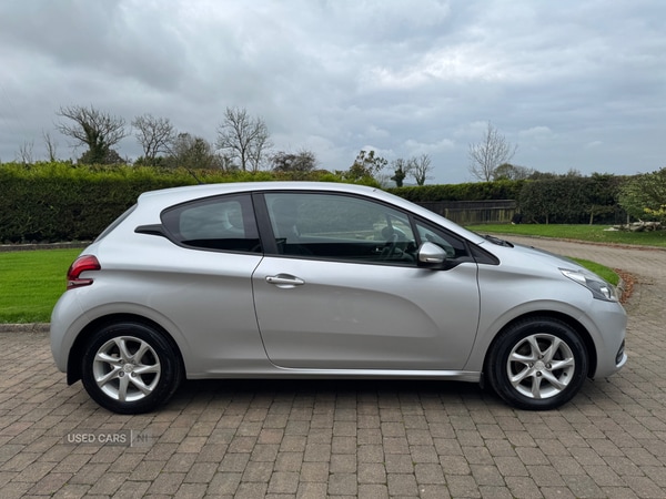 Used Peugeot 208 2015 for sale - 76327523: Photo 2