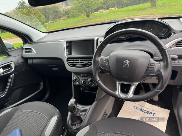 Used Peugeot 208 2015 for sale - 76327523: Photo 9