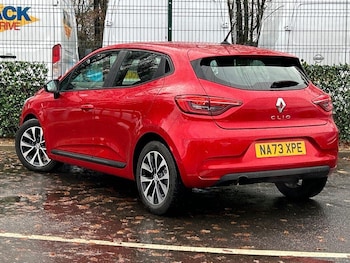 Used Renault Clio 2023 for sale - 76890137: Photo