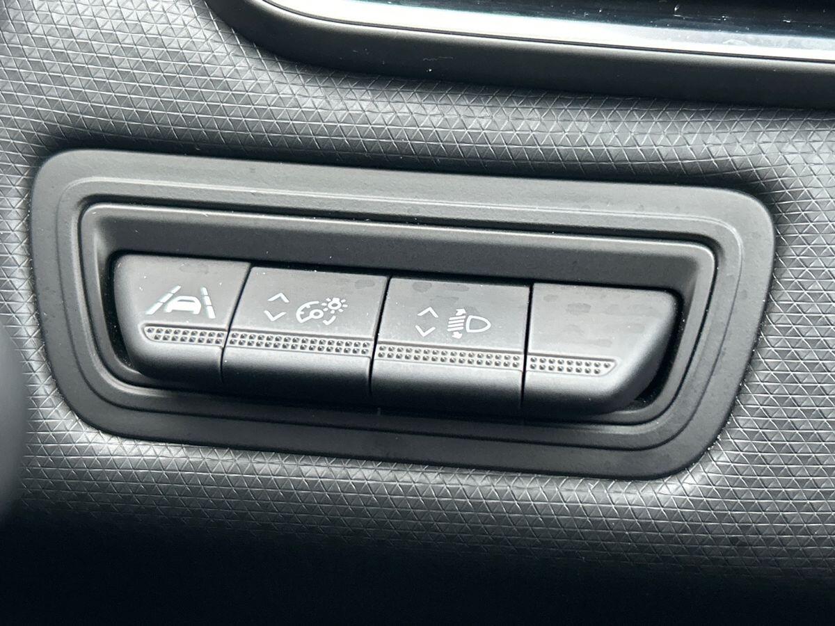 Used Renault Clio 2023 for sale - 76890137: Photo 44