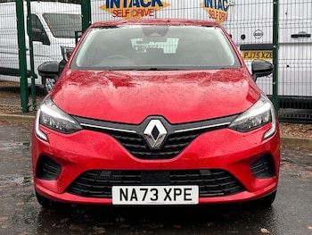 Used Renault Clio 2023 for sale - 76890137: Photo