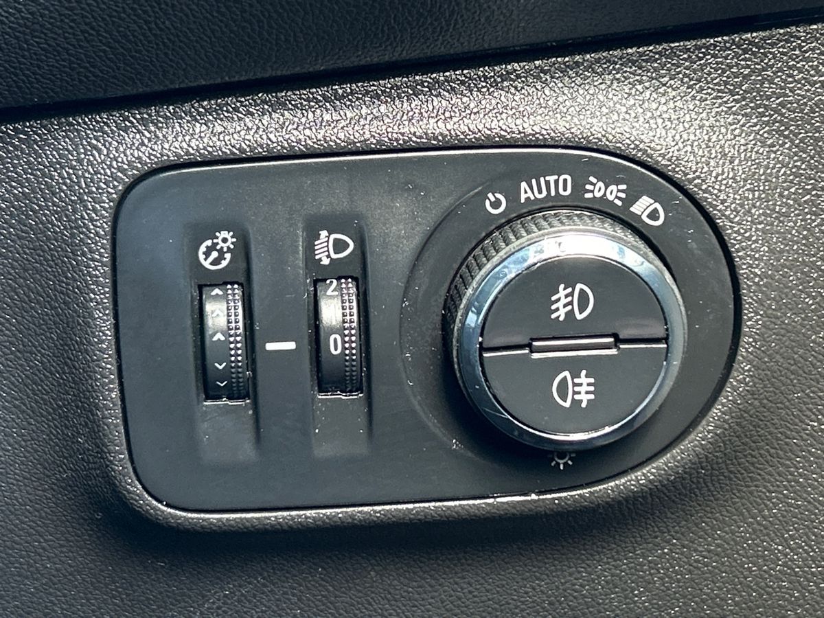 Used Vauxhall Corsa 2017 for sale - 77831209: Photo 44