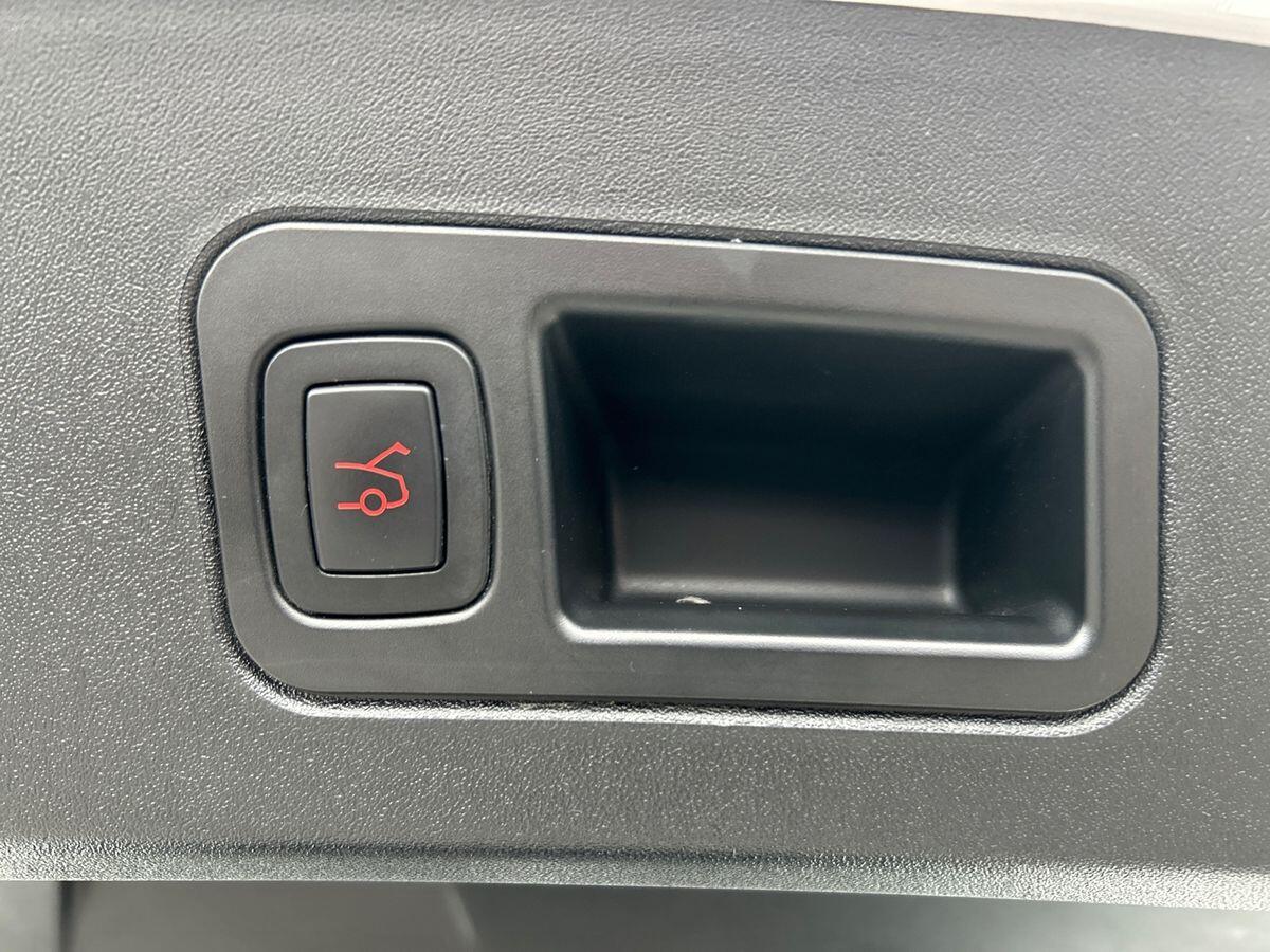 Used Tesla Model S 2019 for sale - 78213446: Photo 43