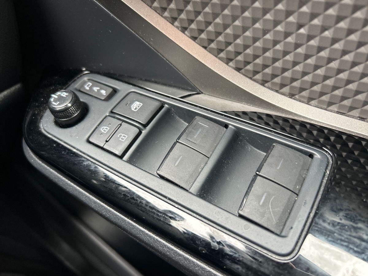 Used Toyota C-HR 2022 for sale - 78026629: Photo 44