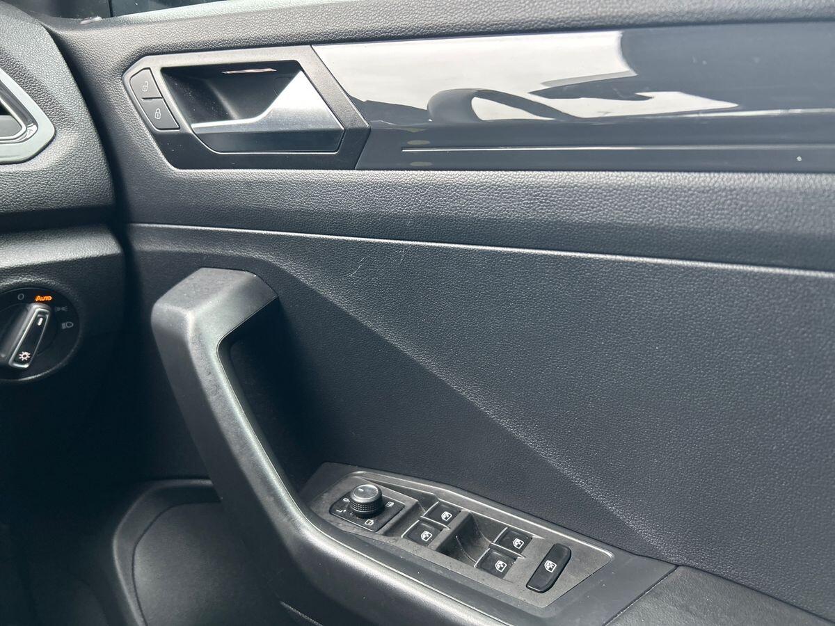 Used Volkswagen T-Roc 2019 for sale - 77620429: Photo 44