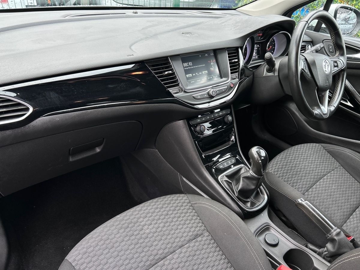 Used Vauxhall Astra 2017 for sale - 77567875: Photo 2