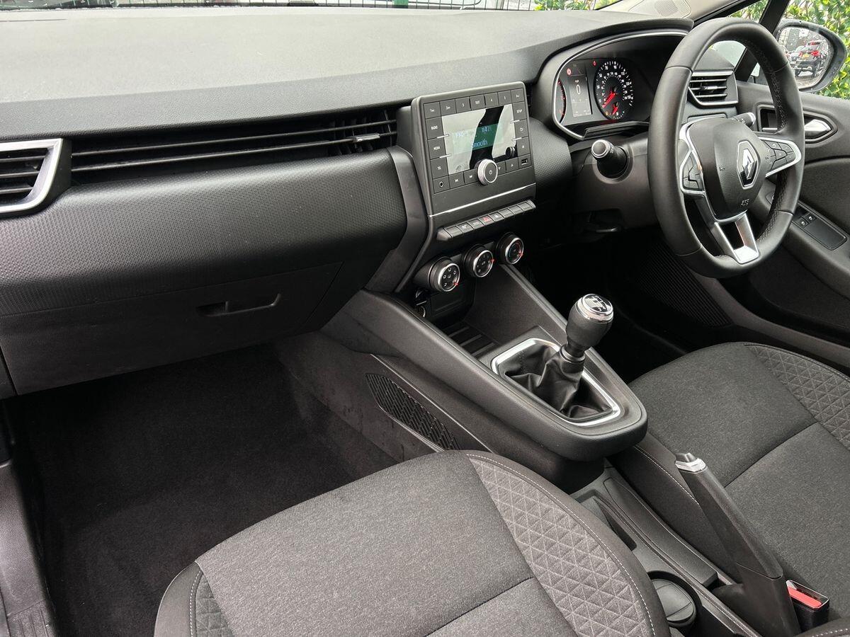 Used Renault Clio 2019 for sale - 77123678: Photo 2