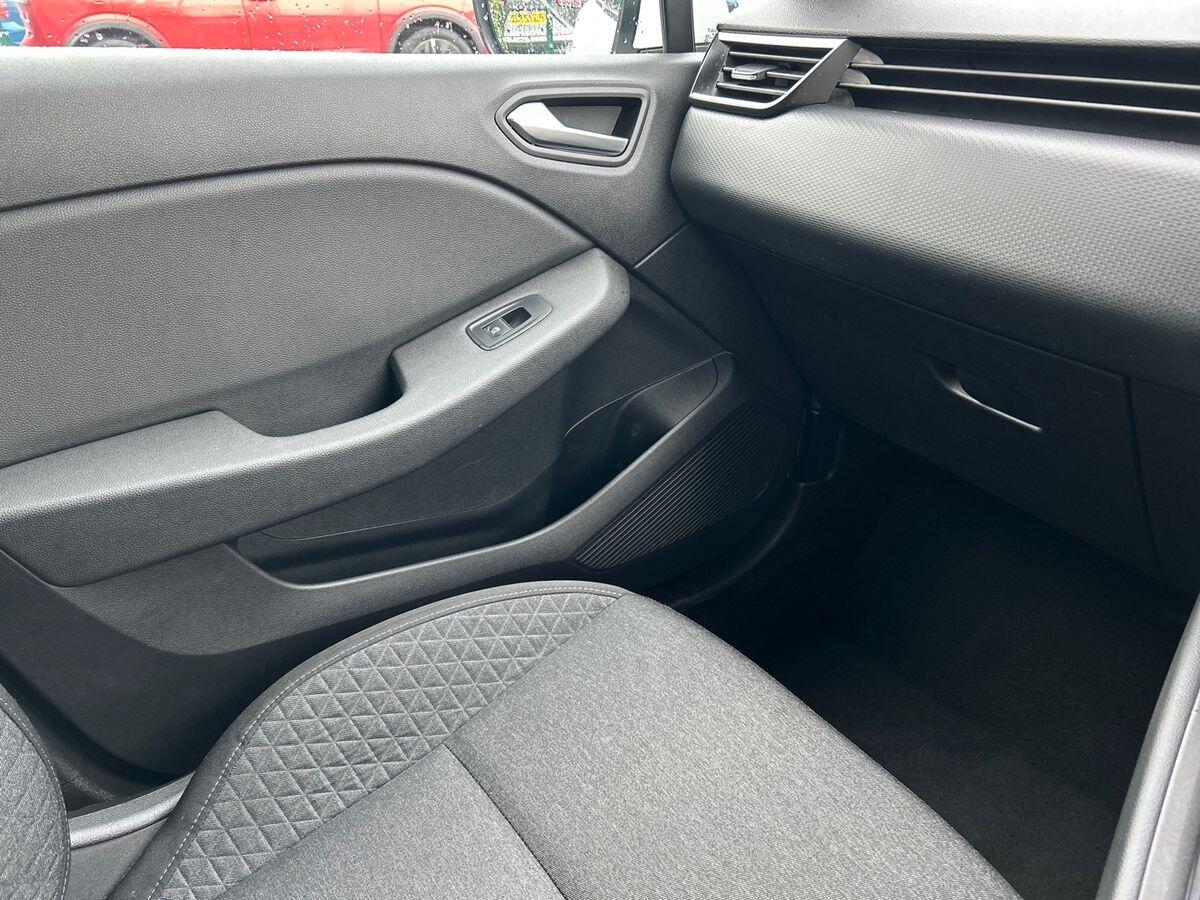 Used Renault Clio 2019 for sale - 77123678: Photo 41