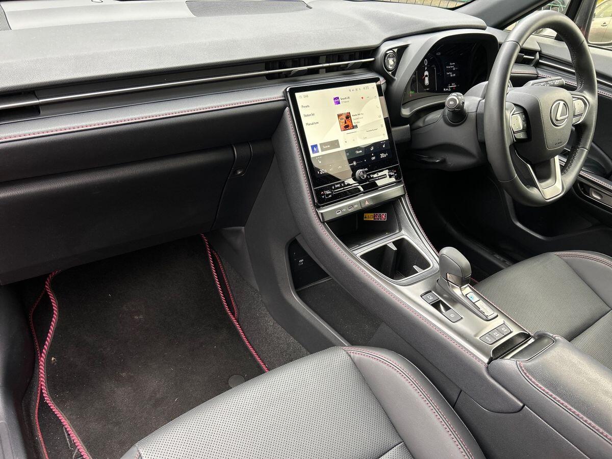 Used Lexus LBX 2024 for sale - 76299903: Photo 2