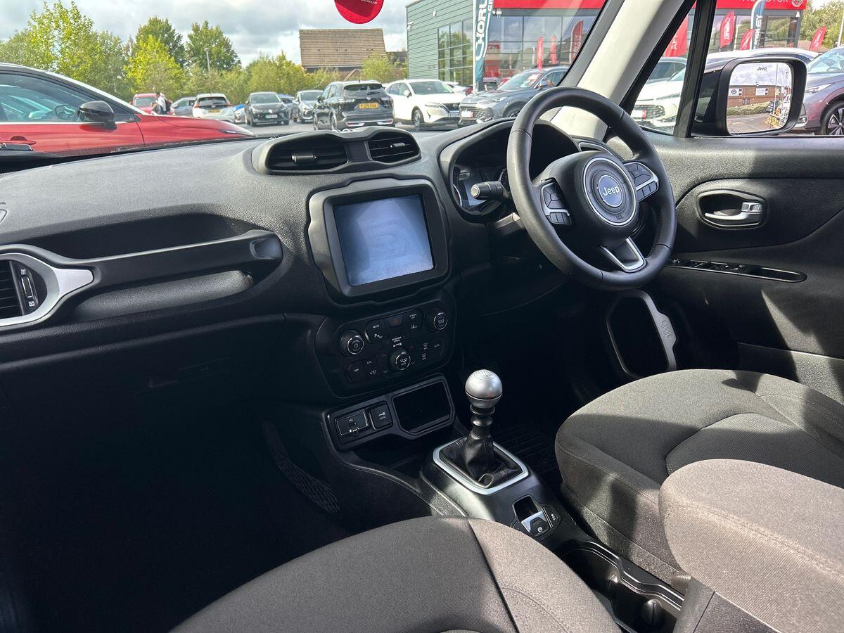 Used Jeep Renegade 2019 for sale - 76090321: Photo 2