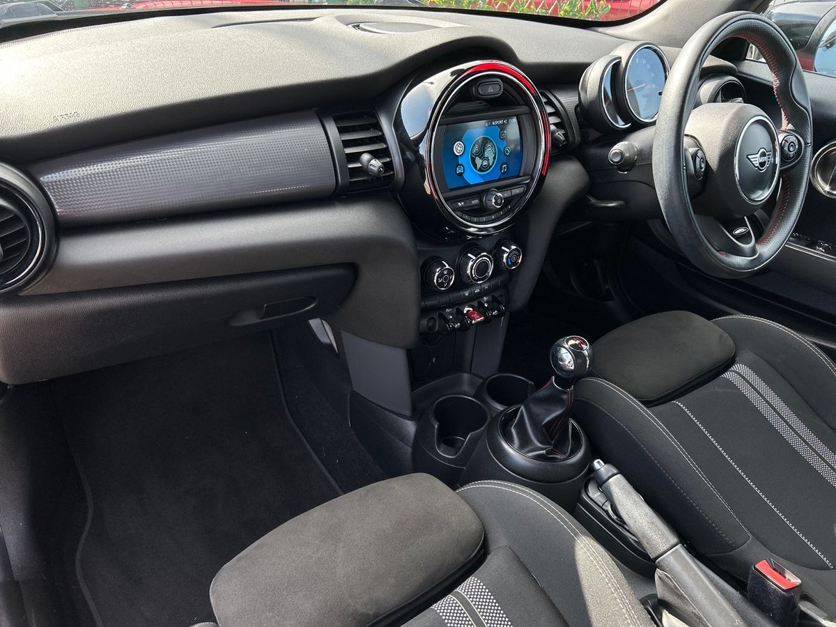 Used MINI Hatch 2019 for sale - 78163456: Photo 2