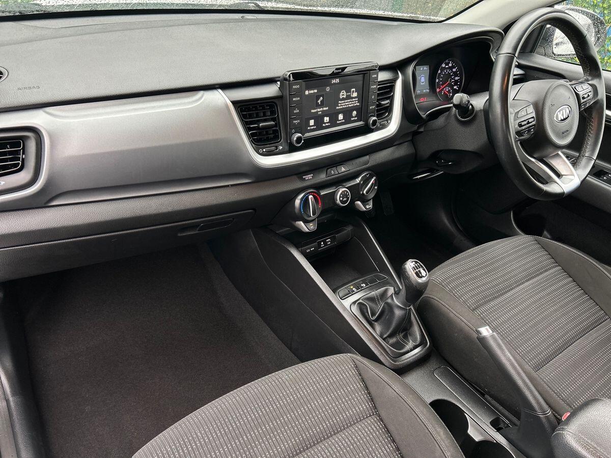 Used Kia Stonic 2019 for sale - 76421457: Photo 2