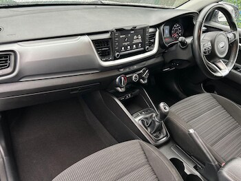 Used Kia Stonic 2019 for sale - 76421457: Photo