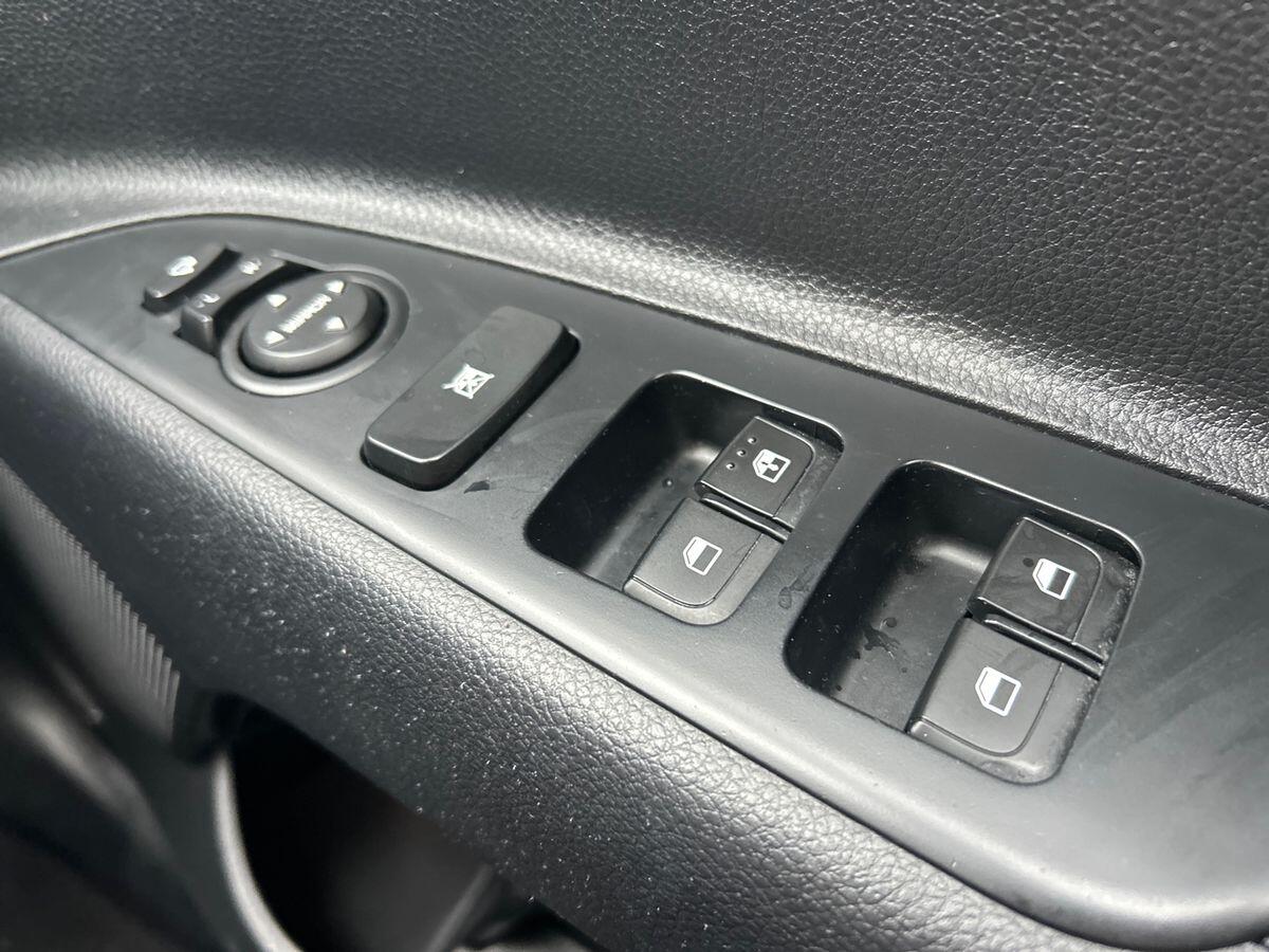 Used Kia Stonic 2019 for sale - 76421457: Photo 44