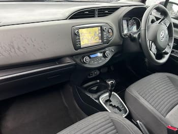 Used Toyota Yaris 2018 for sale - 79616142: Photo