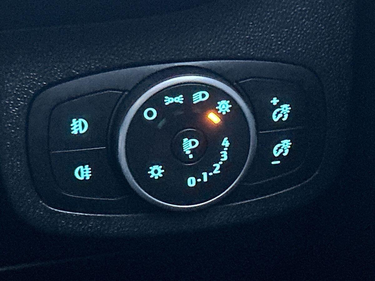 Used Ford Fiesta 2018 for sale - 76762621: Photo 43