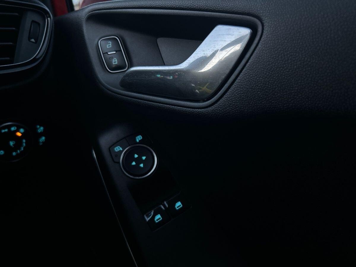 Used Ford Fiesta 2018 for sale - 76762621: Photo 44