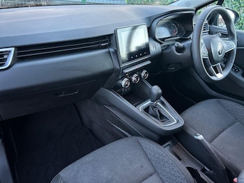 Used Renault Clio 2022 for sale - 77199378: Photo