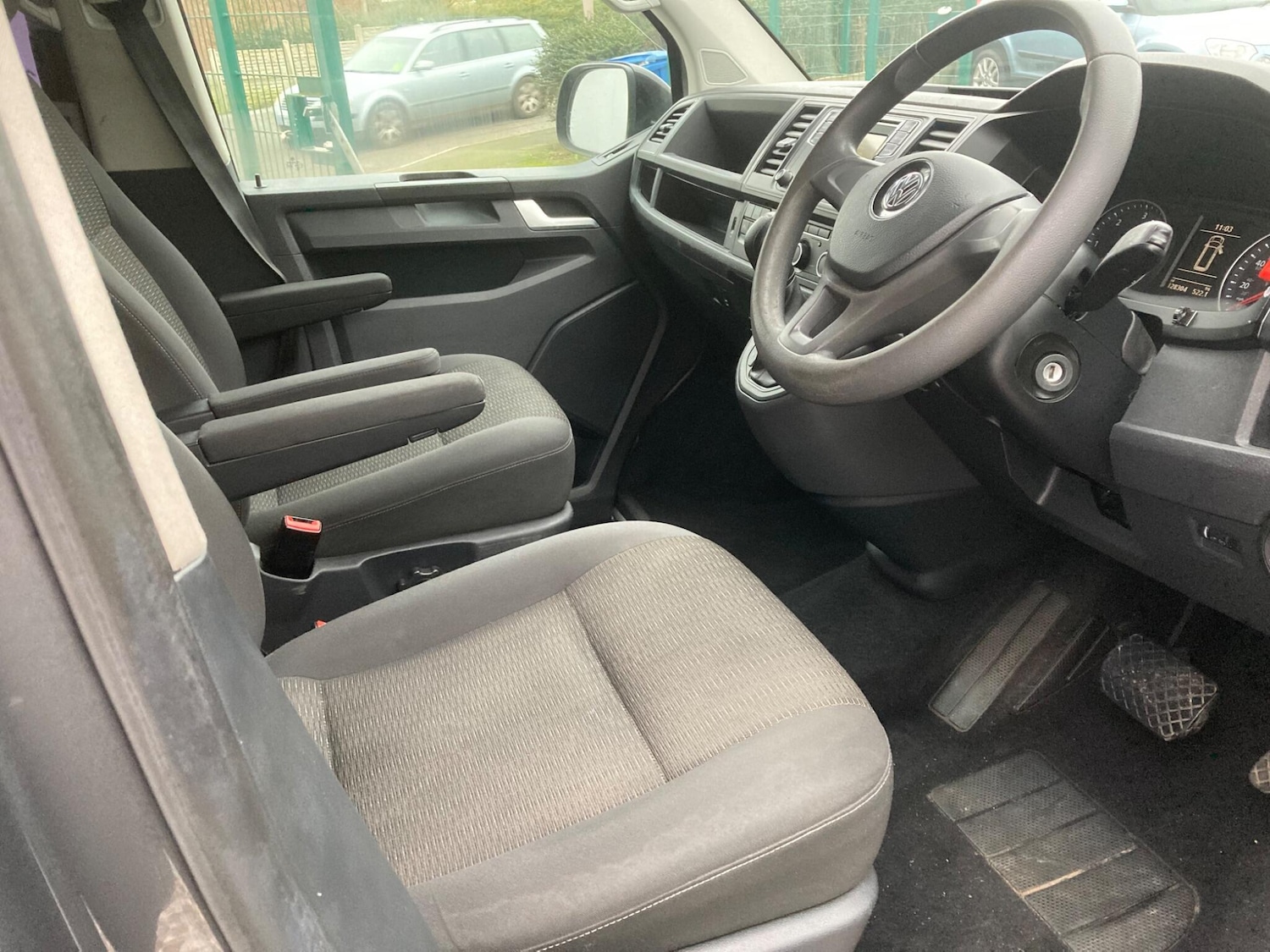 Used Volkswagen Transporter Shuttle 2017 for sale - 77425696: Photo 12