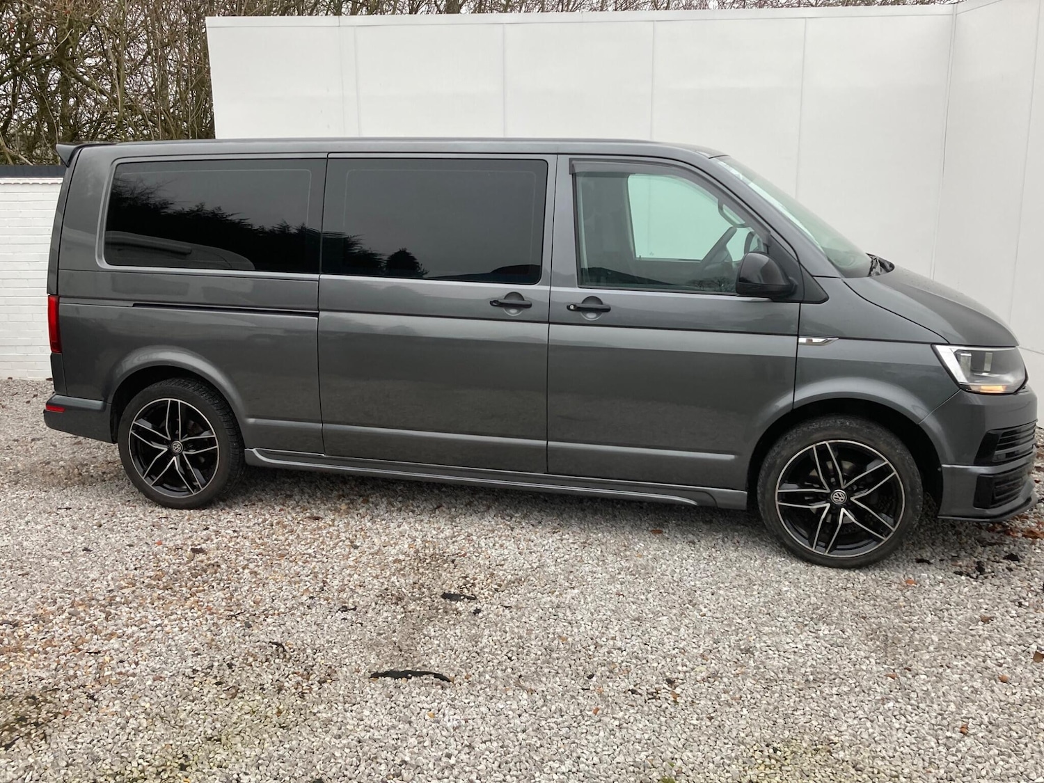 Used Volkswagen Transporter Shuttle 2017 for sale - 77425696: Photo 2