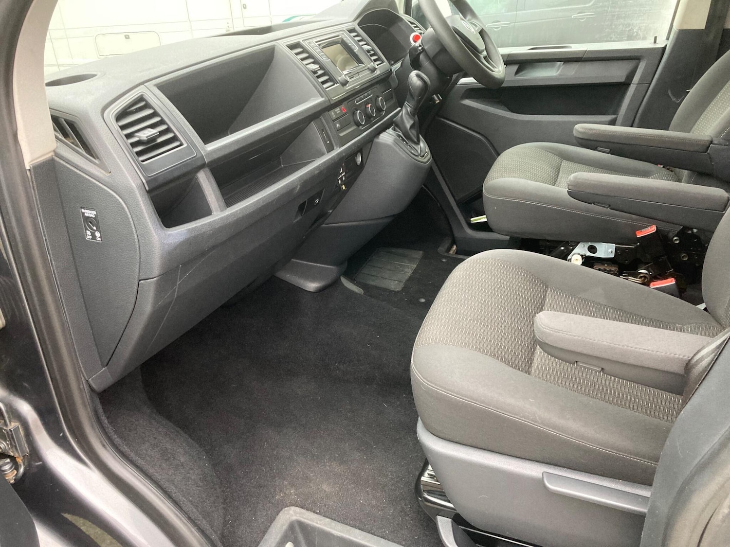 Used Volkswagen Transporter Shuttle 2017 for sale - 77425696: Photo 22