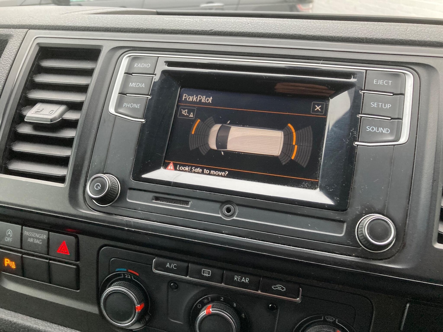 Used Volkswagen Transporter Shuttle 2017 for sale - 77425696: Photo 9