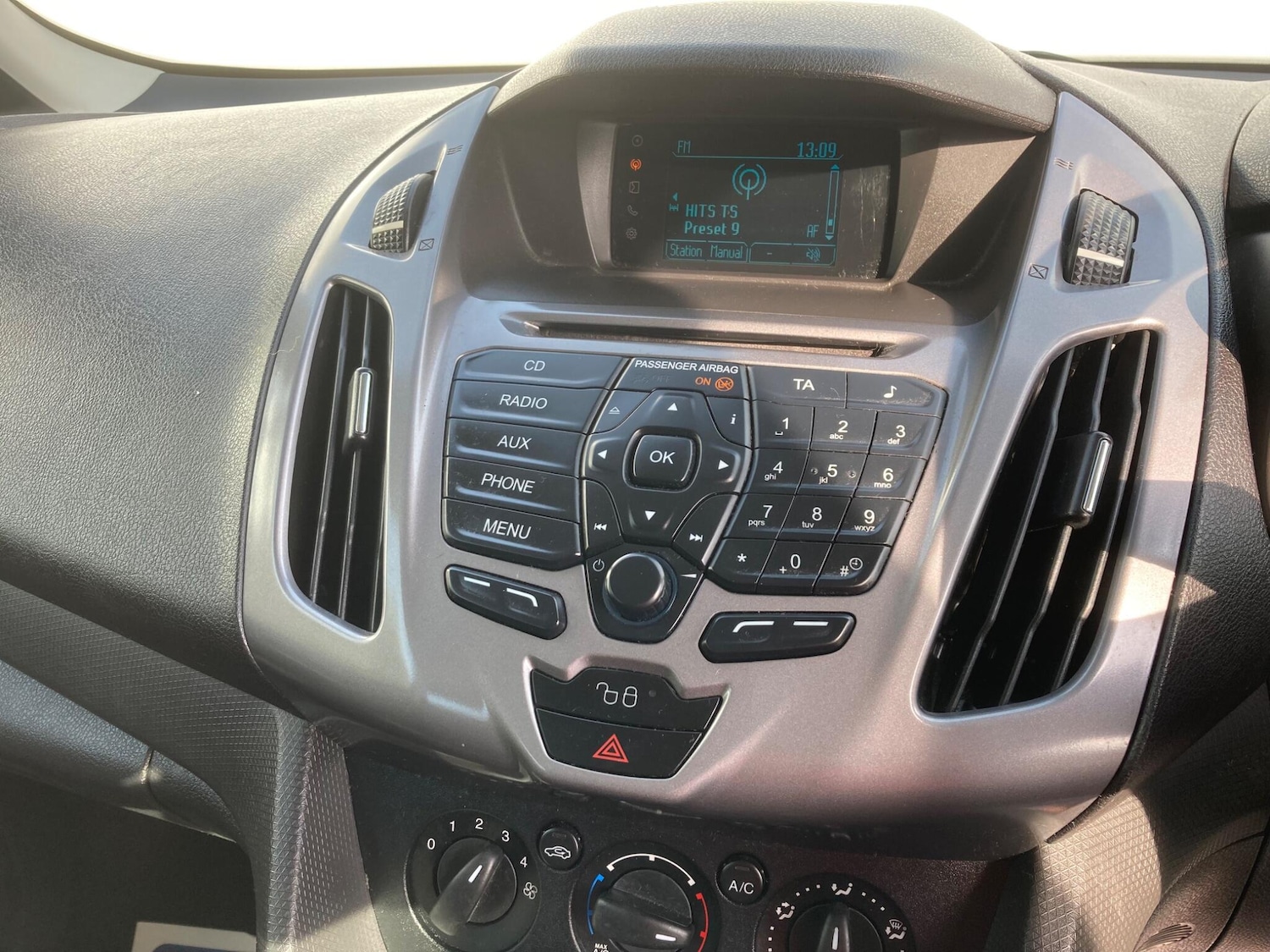 Used Ford Grand Tourneo Connect 2015 for sale - 76953088: Photo 19