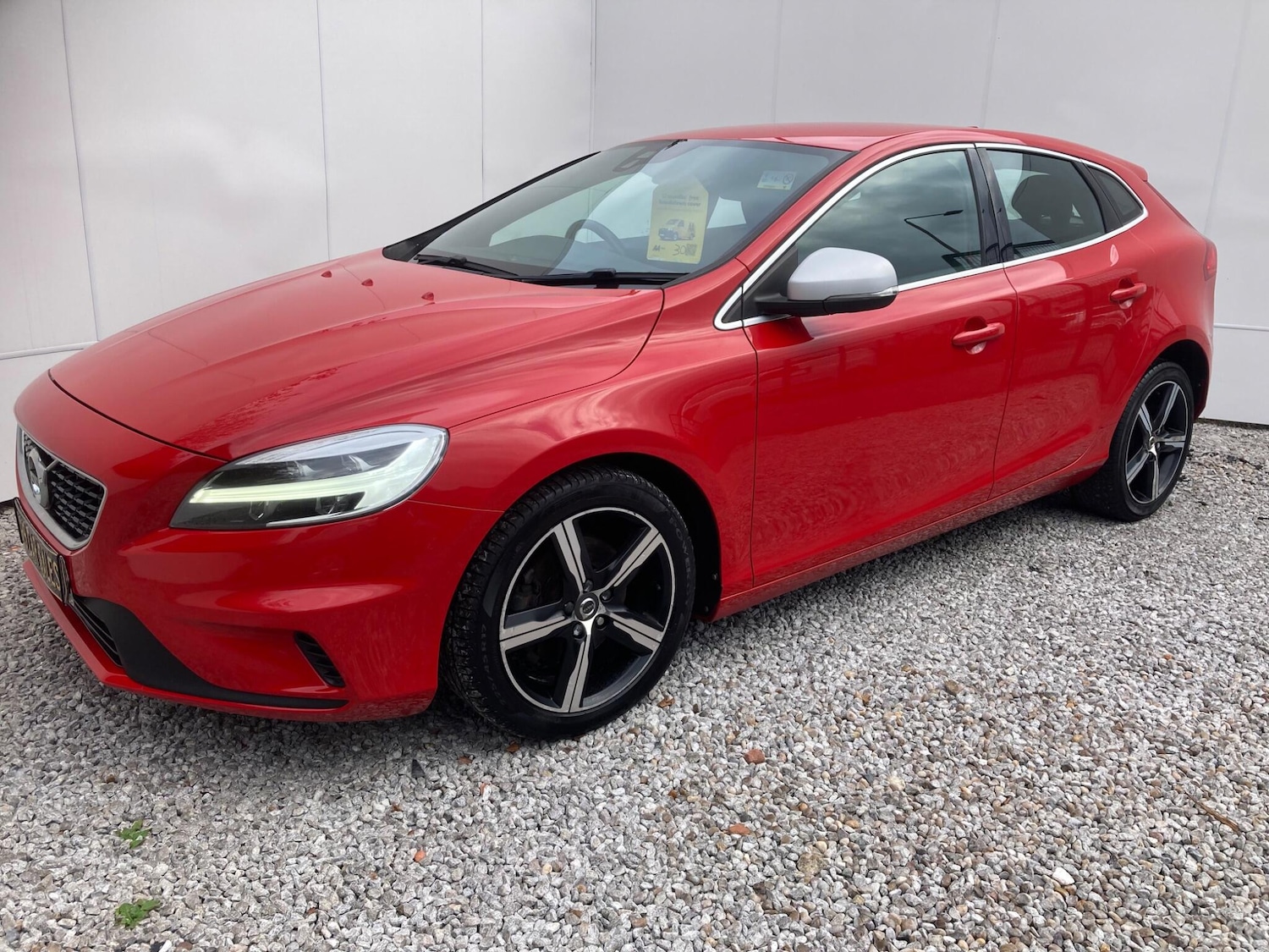 Used Volvo V40 2017 for sale - 76993379: Photo 20