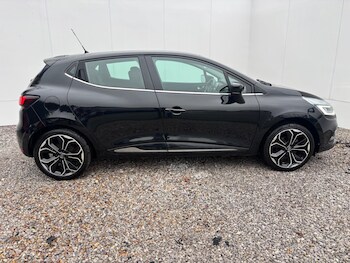 Used Renault Clio 2018 for sale - 76918654: Photo