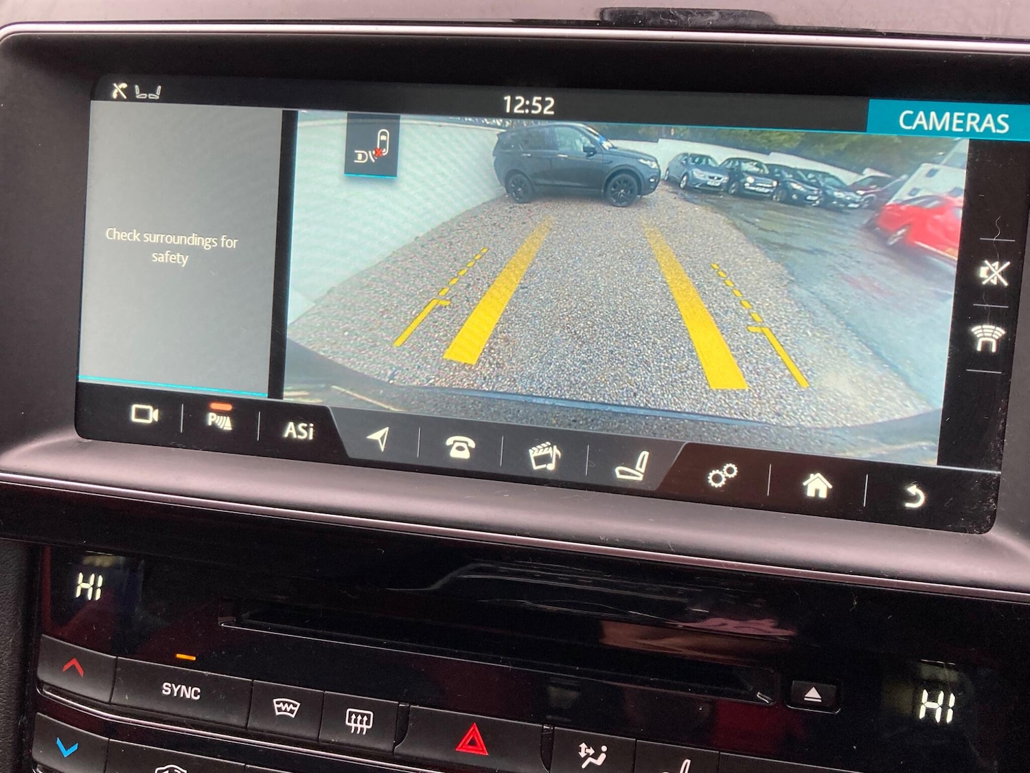 Used Jaguar F-Pace 2017 for sale - 77455819: Photo 2