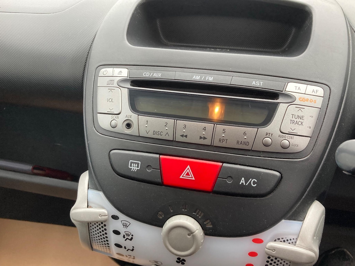 Used Citroen C1 2012 for sale - 76752449: Photo 9