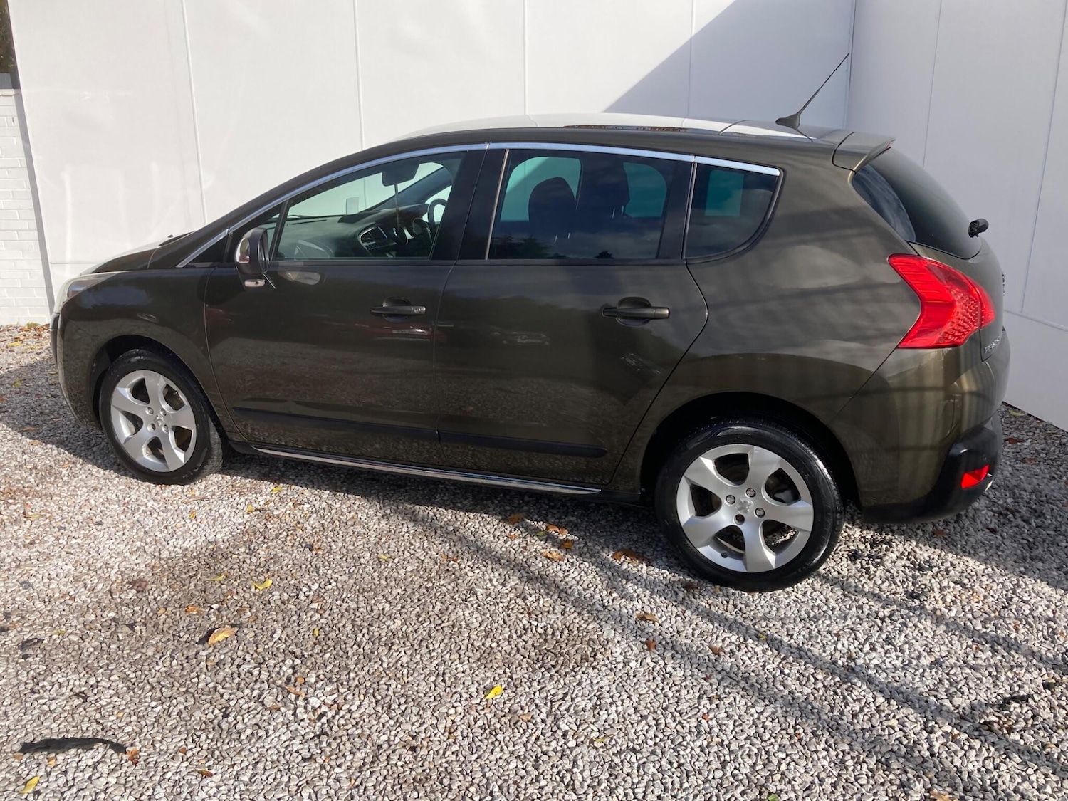 Used Peugeot 3008 2010 for sale - 76645069: Photo 16