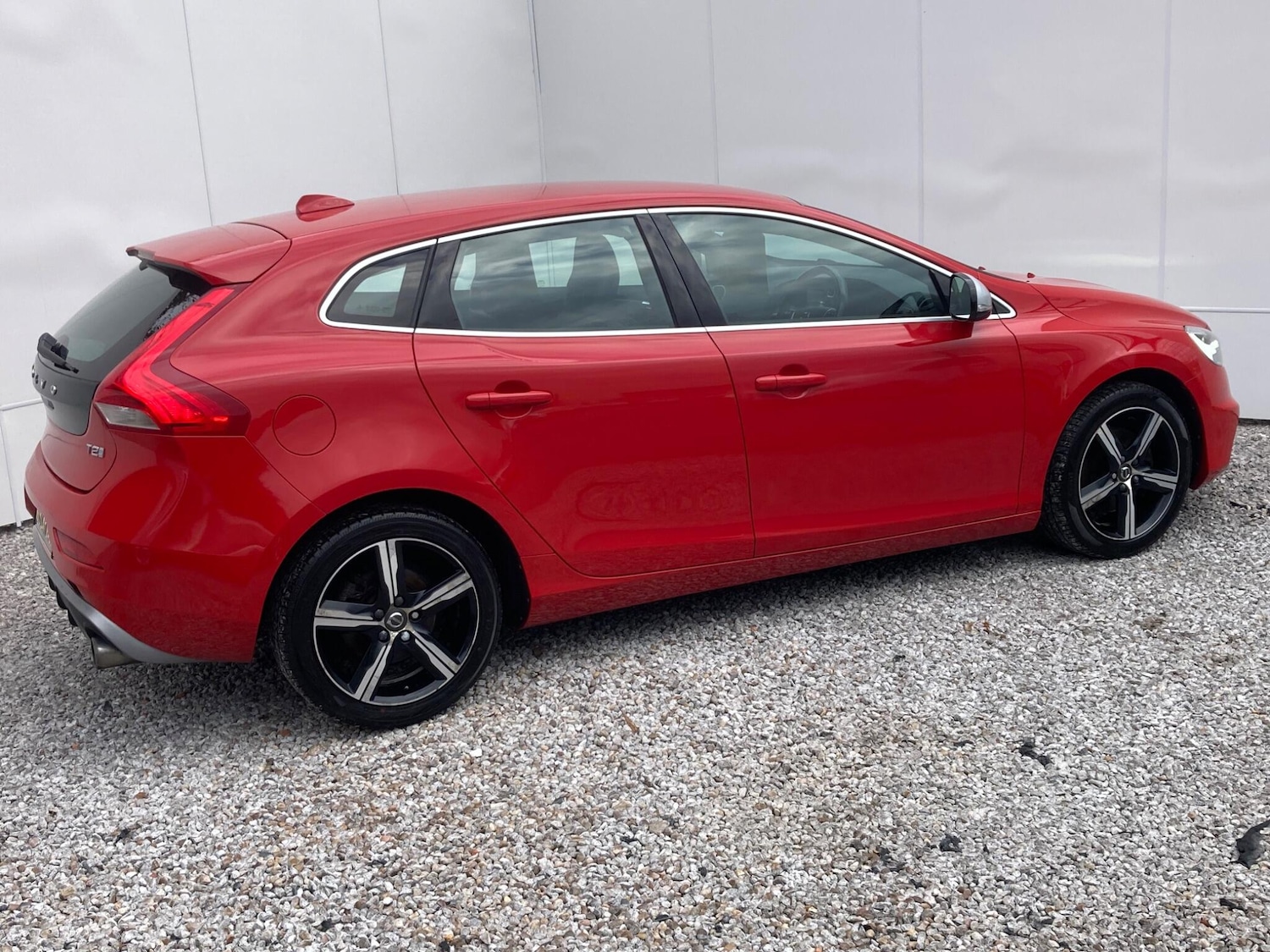 Used Volvo V40 2017 for sale - 76584661: Photo 11