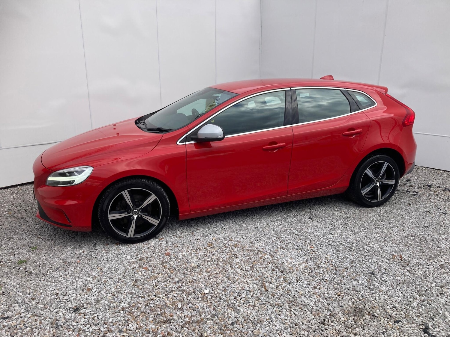 Used Volvo V40 2017 for sale - 76584661: Photo 18