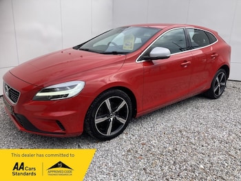 Used Volvo V40 2017 for sale - 76584661: Photo
