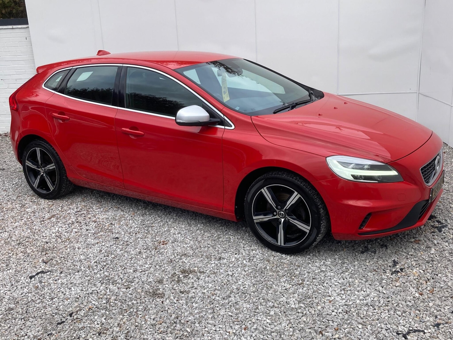 Used Volvo V40 2017 for sale - 76584661: Photo 4