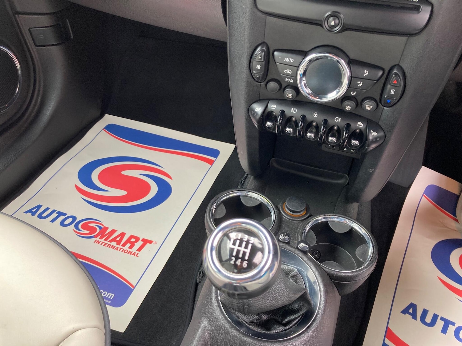 Used MINI Hatch 2011 for sale - 76584843: Photo 17