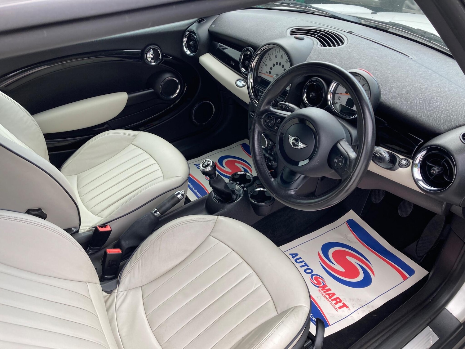 Used MINI Hatch 2011 for sale - 76584843: Photo 9