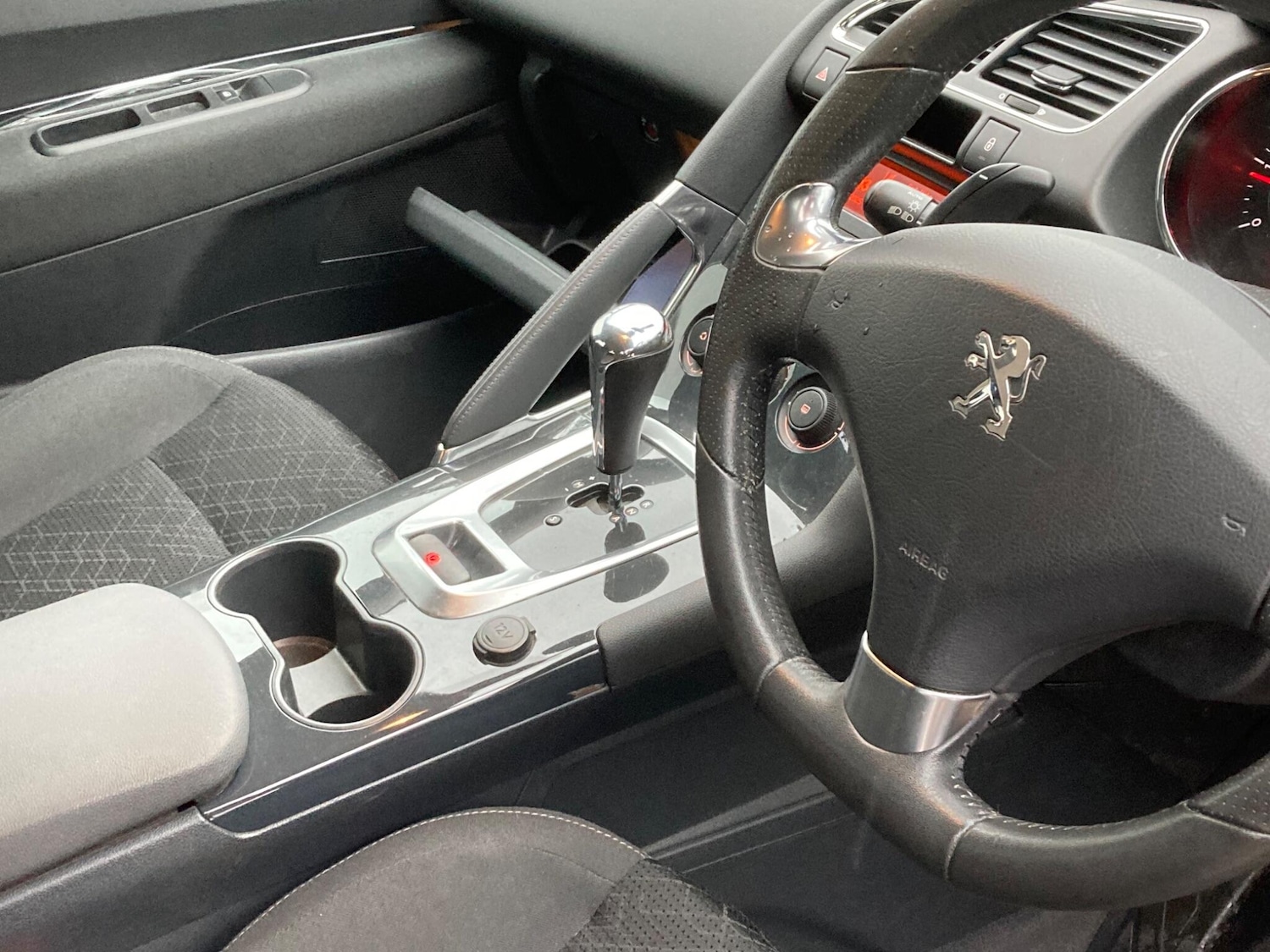 Used Peugeot 3008 2014 for sale - 76646103: Photo 3