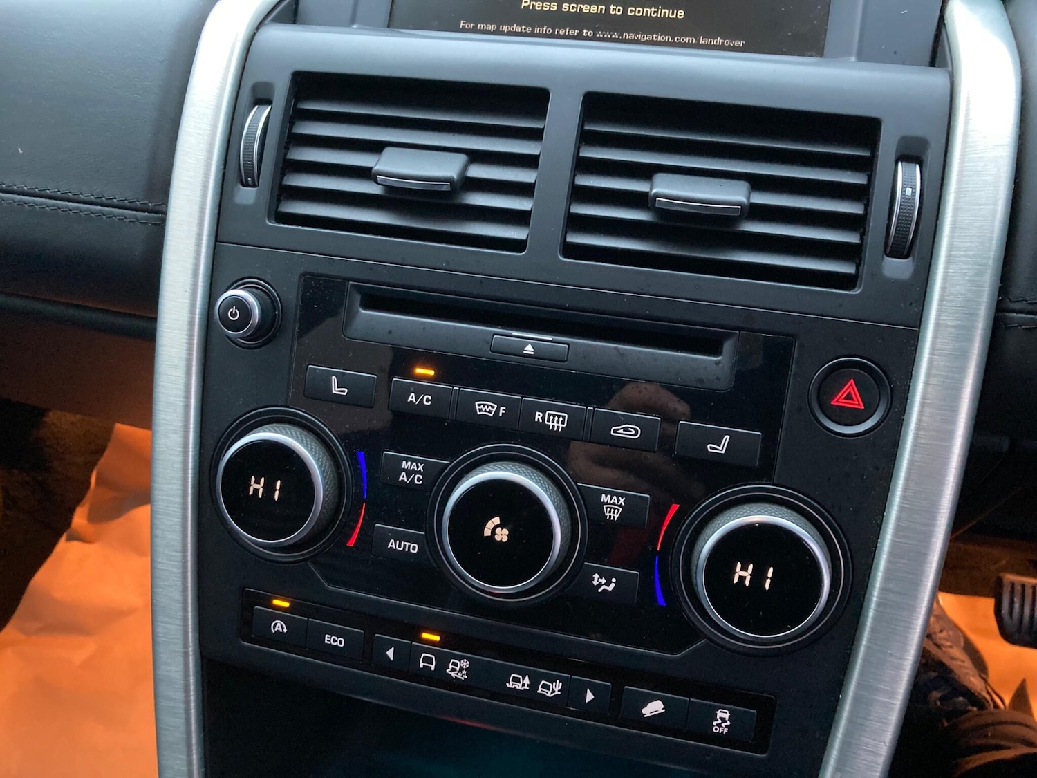 Used Land Rover Discovery Sport 2015 for sale - 76866344: Photo 14