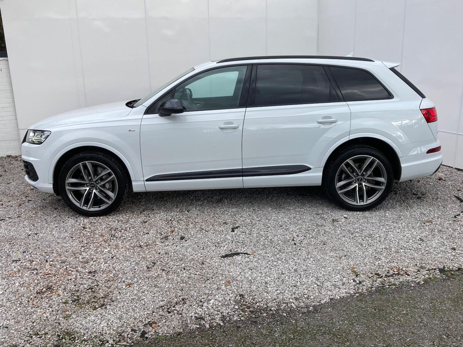 Used Audi Q7 2018 for sale - 76645537: Photo 11